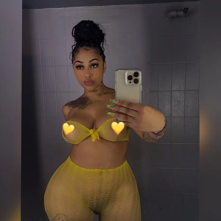 1ayonnarenee Profile Image 1ayonnarenee OnlyFans Curvy Creator