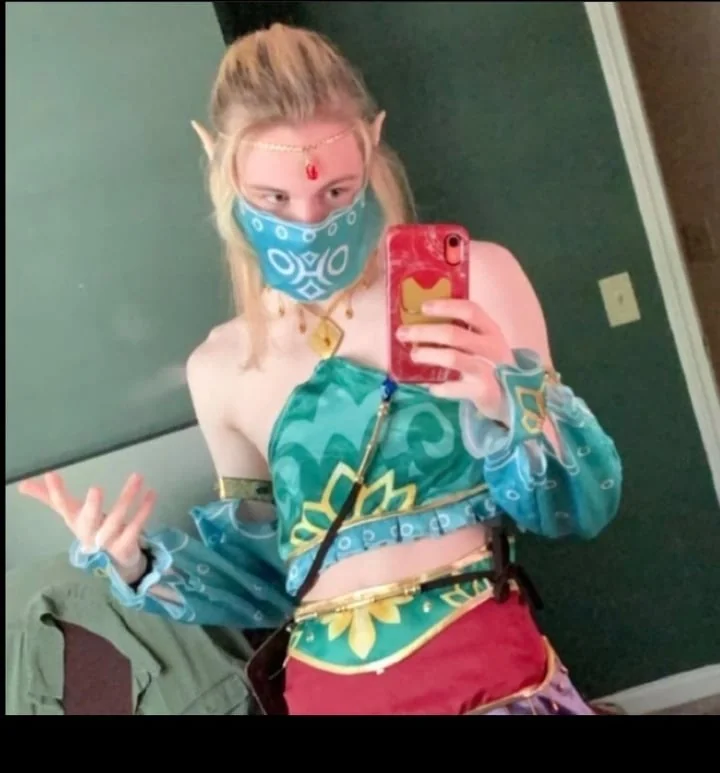 Ass Tray on OnlyFans with alt content