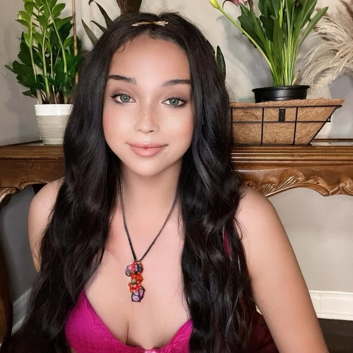 Addri OnlyFans Creator Addri OnlyFans profile with black hair