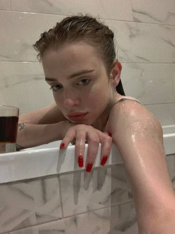 Adele OnlyFans Creator Adele OnlyFans creator with playful personality