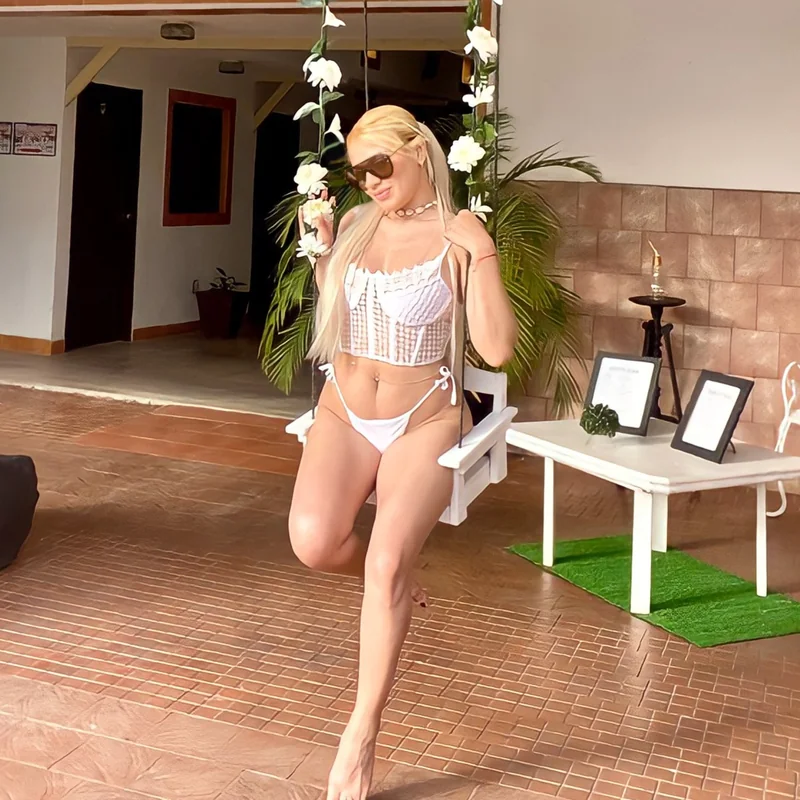 Ad - OnlyFans Creator Profile Picture