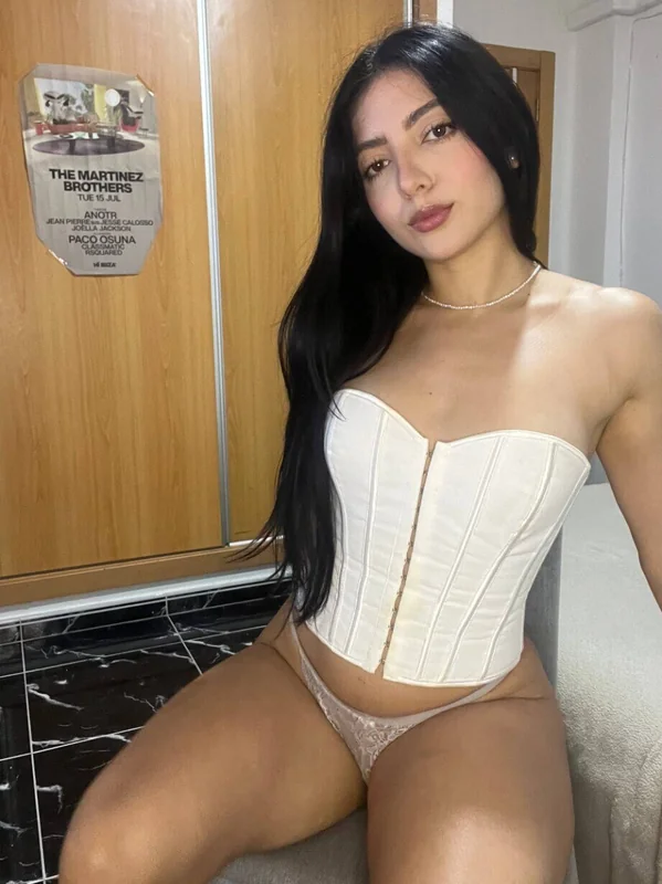 Akira Pretty OnlyFans profile