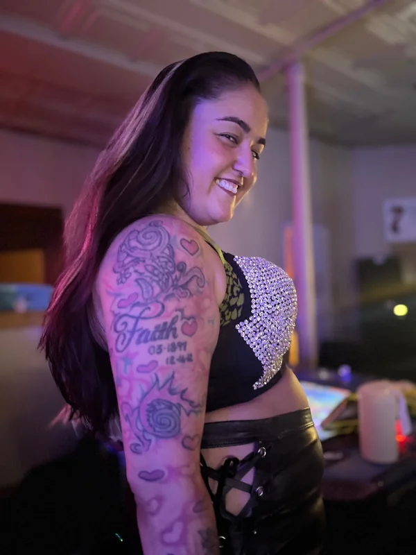 Alaine Emilie OnlyFans tattooed fun-sized creator