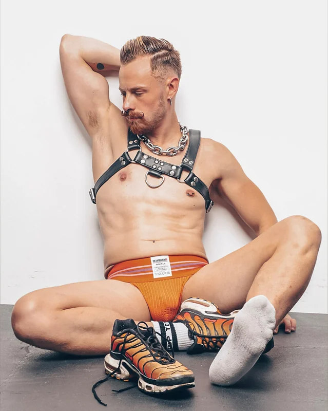Alastair Noir's OnlyFans Profile Alastair Noir OnlyFans creator sharing fetish content