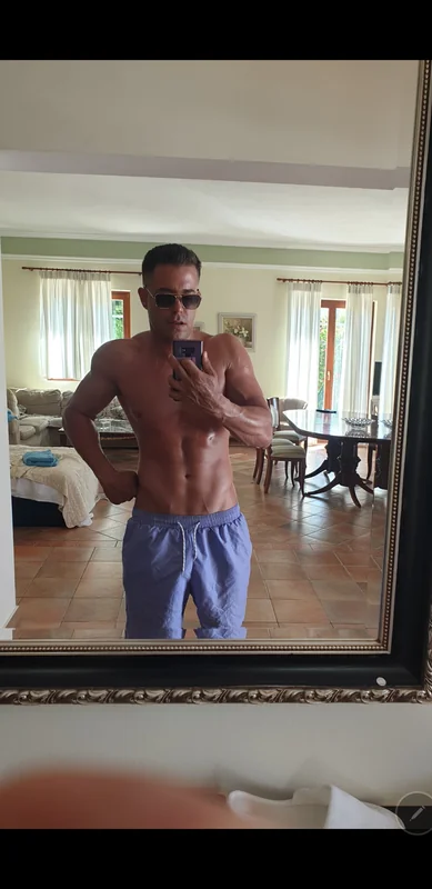 Alberto Blanco OnlyFans adult male performer