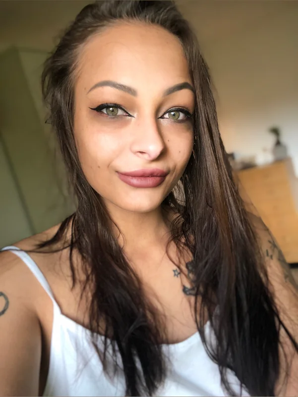 Alenka OnlyFans profile