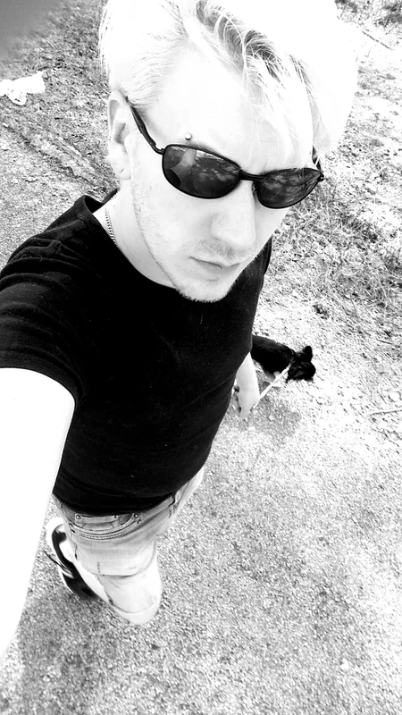 Alexxxx OnlyFans Profile Alexxxx OnlyFans creator with exclusive content
