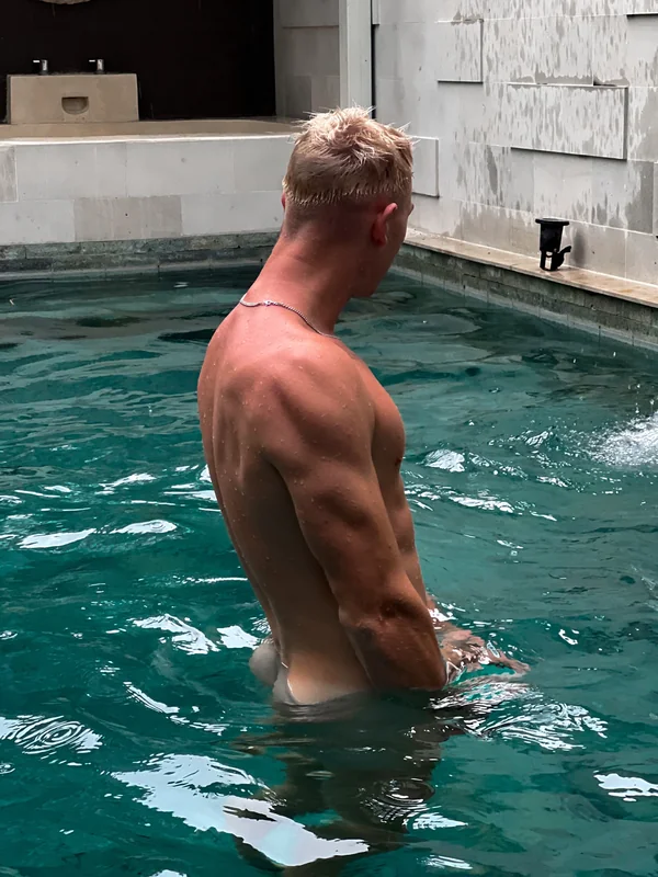 Alexbloom22 - Swedish Daddy with Teasing Content Alexbloom22 OnlyFans profile picture - Swedish creator