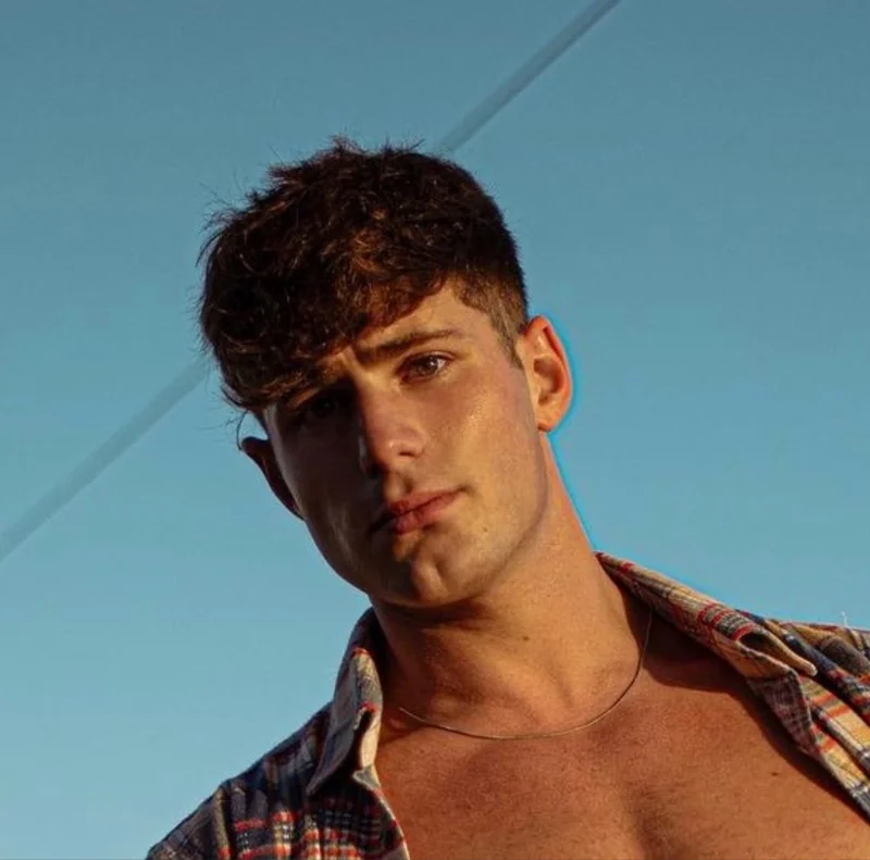 Alex Grant OnlyFans Profile Alex Grant OnlyFans creator with raw content