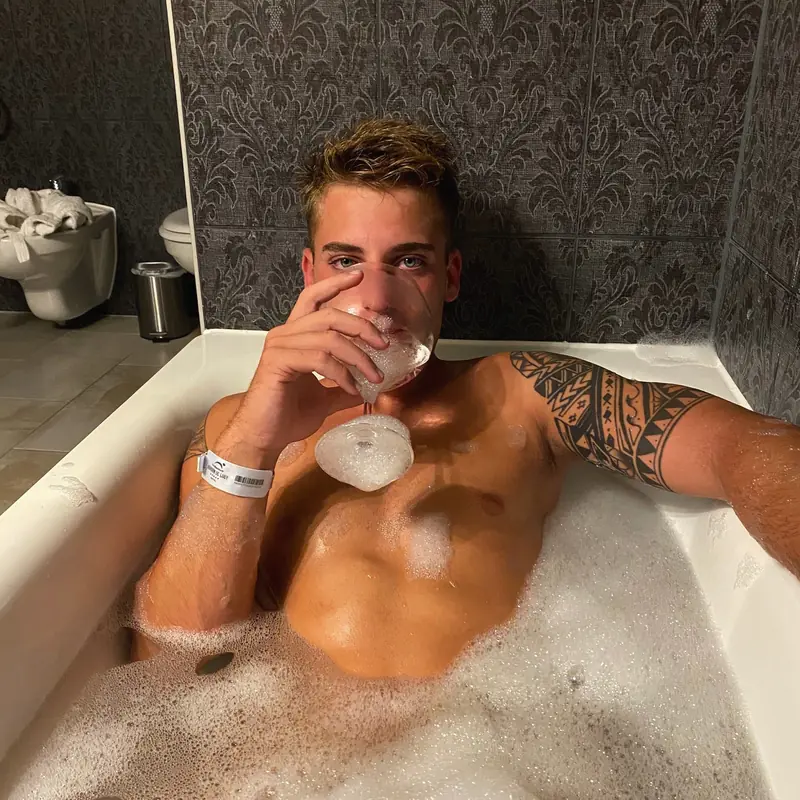 Alexnudeboy OnlyFans profile