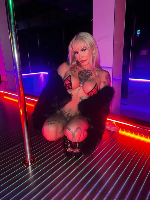 Alexxxarose OnlyFans little demon baby princess