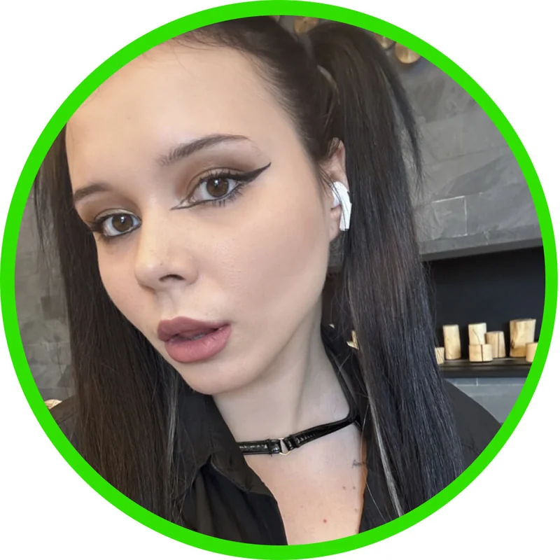 Alice Wood OnlyFans Profile Alice Wood OnlyFans creator with a playful vibe