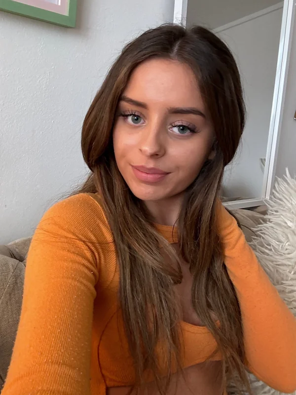 Alicia Hartwell OnlyFans profile