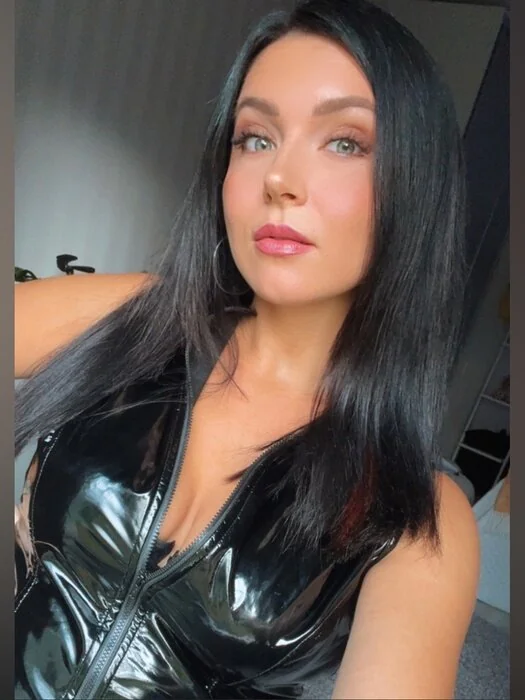 Aliisa OnlyFans profile