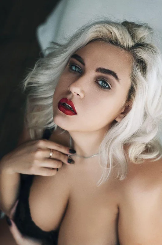 Alinkaphotomodel OnlyFans nude model from Ukraine