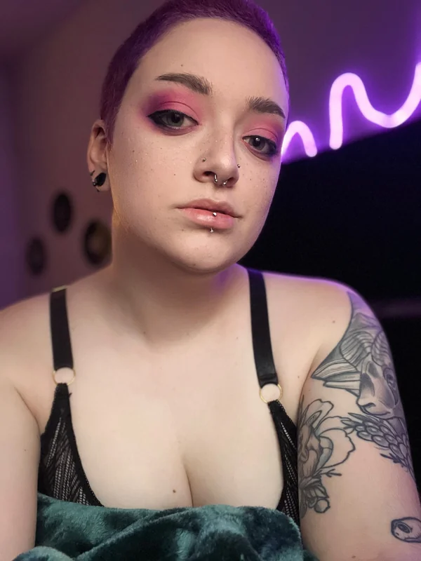 AltBabyy OnlyFans dream goth girl