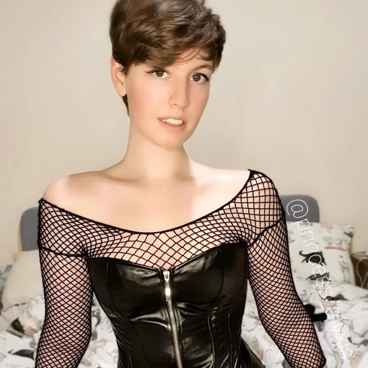 Alyxiskittenfree on OnlyFans Alyxiskittenfree OnlyFans Adult Content Creator