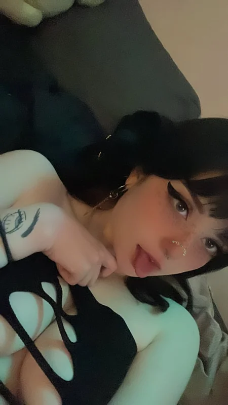 Amakunai OnlyFans profile