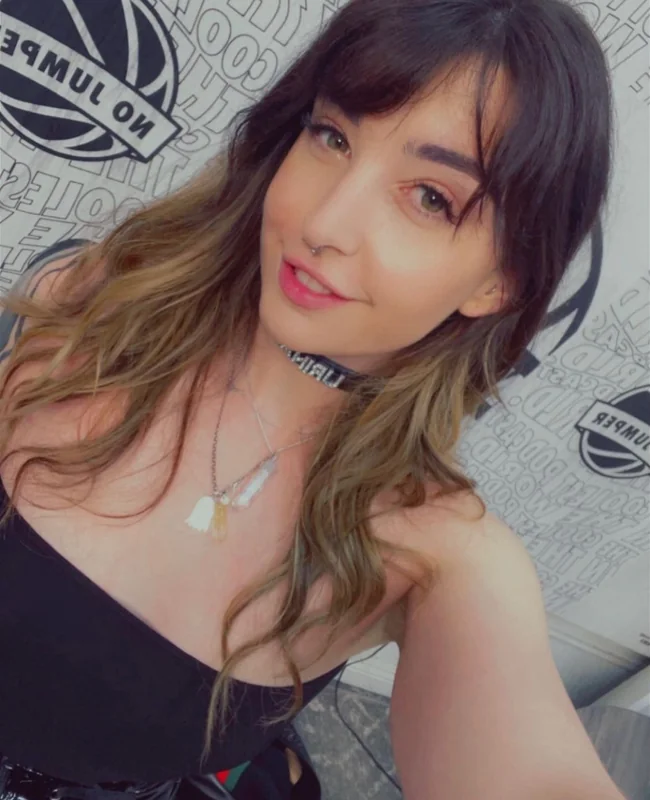 Aus Sarah OnlyFans profile