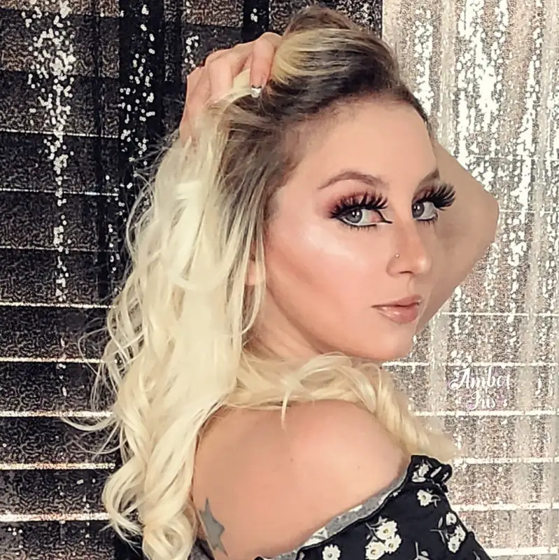 Amber Iris OnlyFans Creator Amber Iris OnlyFans model and artist