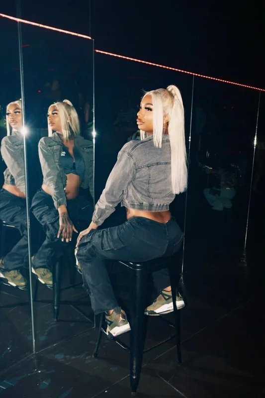 Amberleaksss - OnlyFans Creator Profile Picture