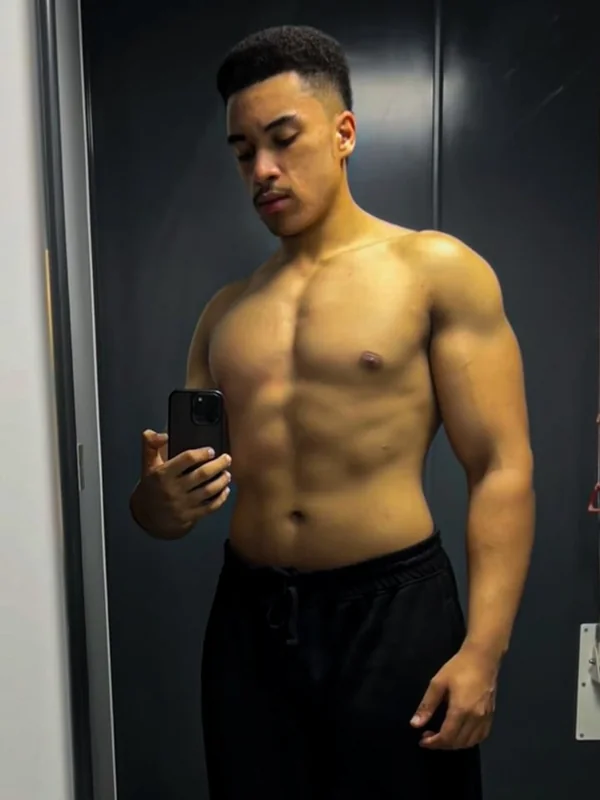Andrechicago OnlyFans Profile Andrechicago OnlyFans creator showcasing his life