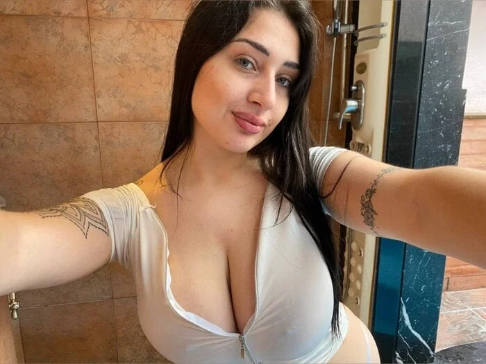 Angela OnlyFans Curvy Creator