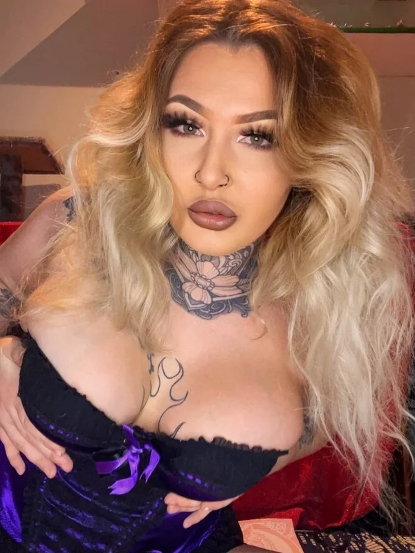 Angelgirl420 OnlyFans daily content creator
