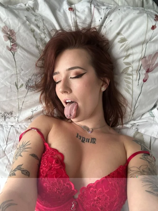 Angel OnlyFans creator with pretty feet