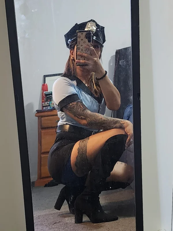Angelmama29 OnlyFans tattooed creator