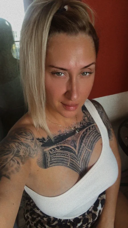 Naughty Mommy OnlyFans Profile Naughty Mommy OnlyFans content creator