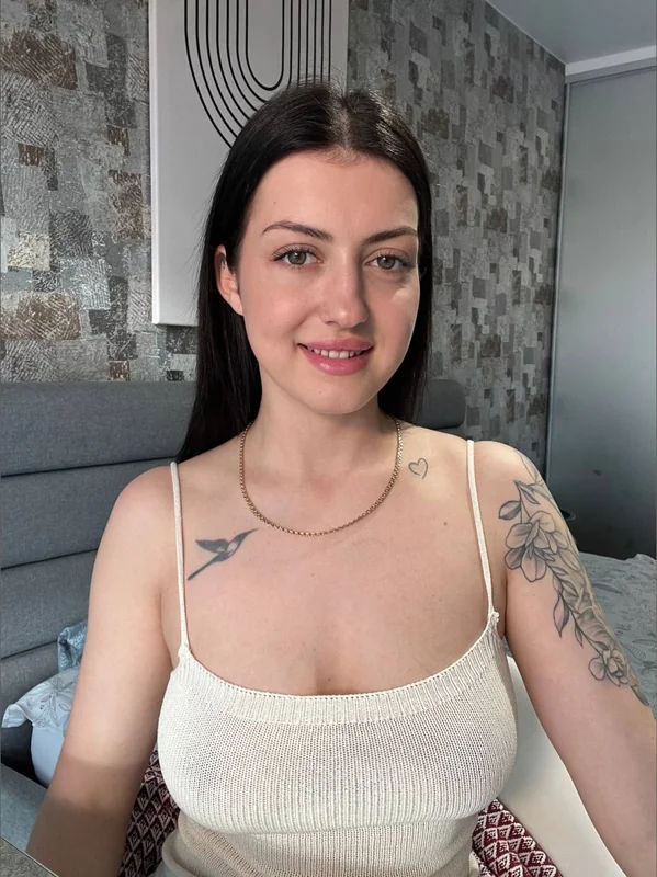 Anna OnlyFans tattoo lover