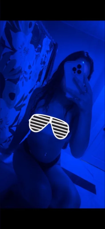 anna on OnlyFans showcasing amateur content