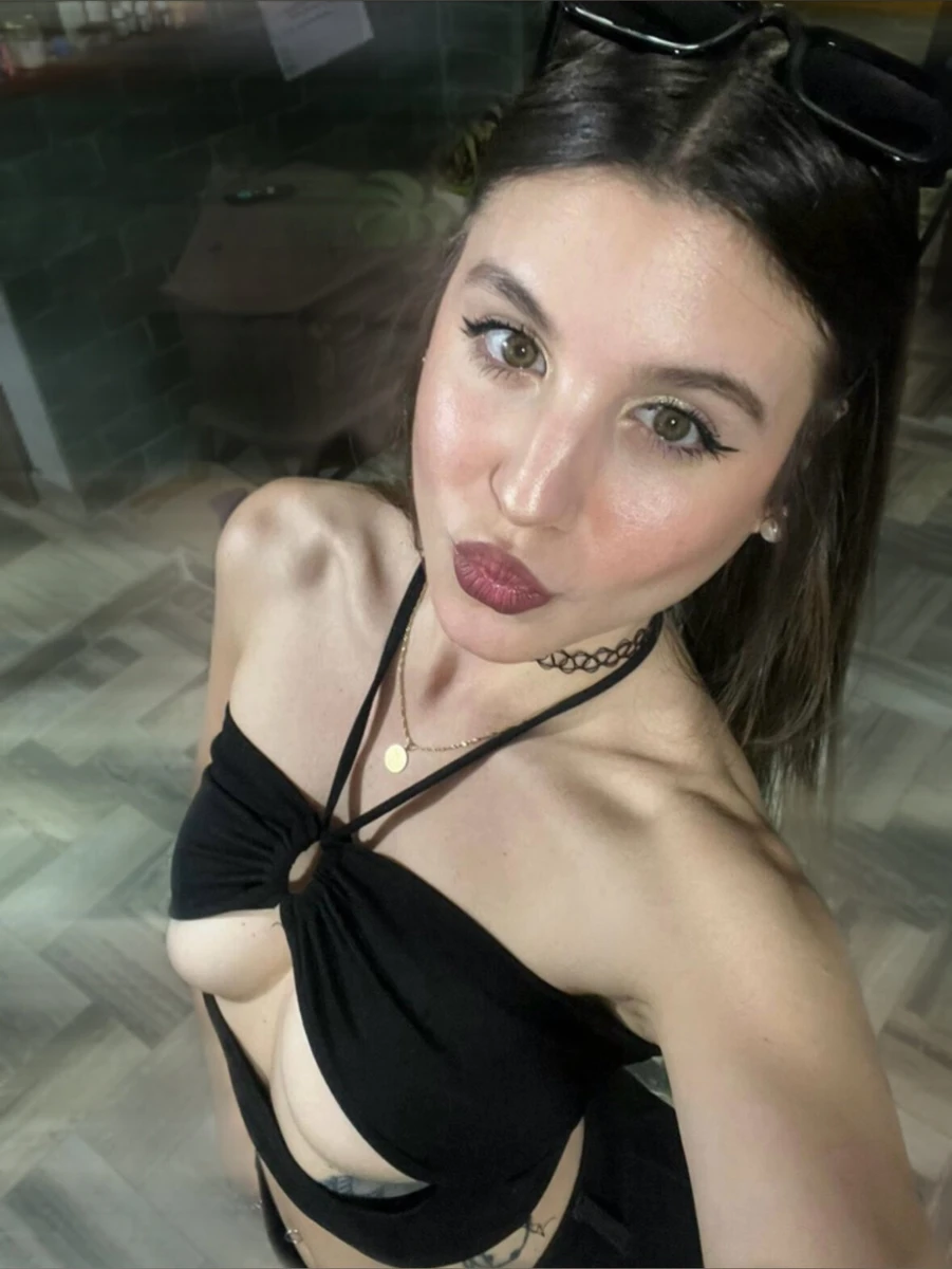 Aria - Exclusive Teen (young) Content on OnlyFans Aria OnlyFans teen (young) creator profile photo