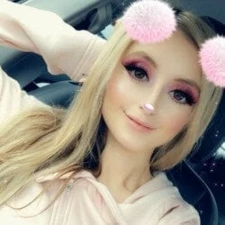 AriaNina OnlyFans creator with exclusive content