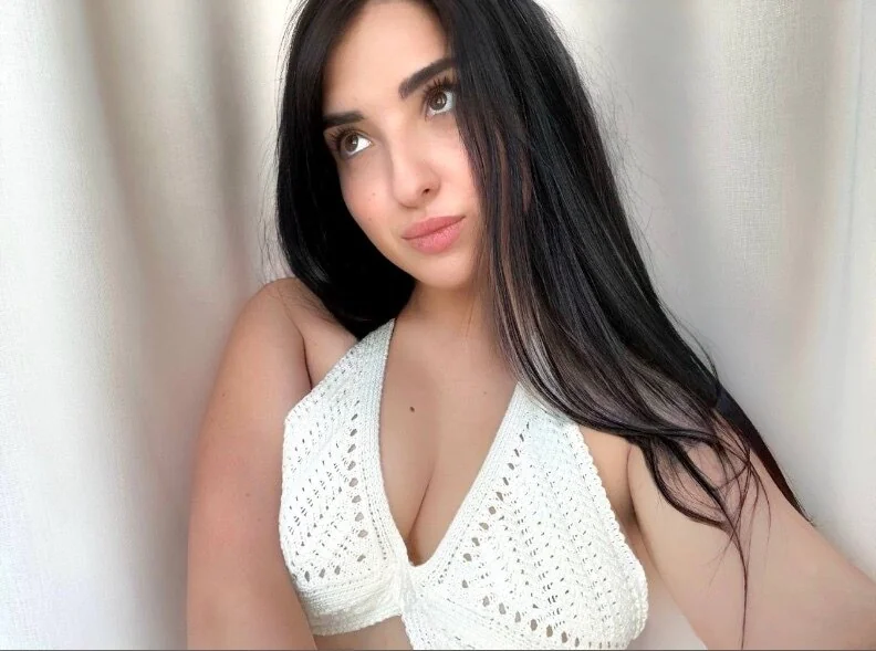 Ariel's OnlyFans Profile Ariel OnlyFans cheerful creator