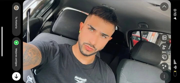 Aronkuss OnlyFans Spanish-Colombian model
