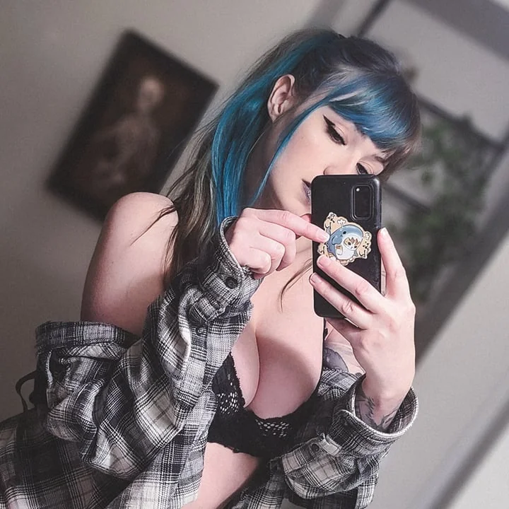 Ashmonster on OnlyFans with playful cosplay looks