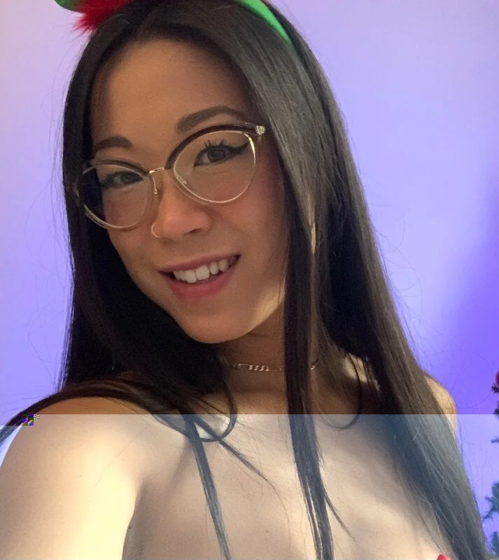 Asian Foxy Vip OnlyFans creator with engaging personality