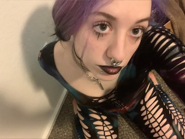 Ky OnlyFans profile with custom content