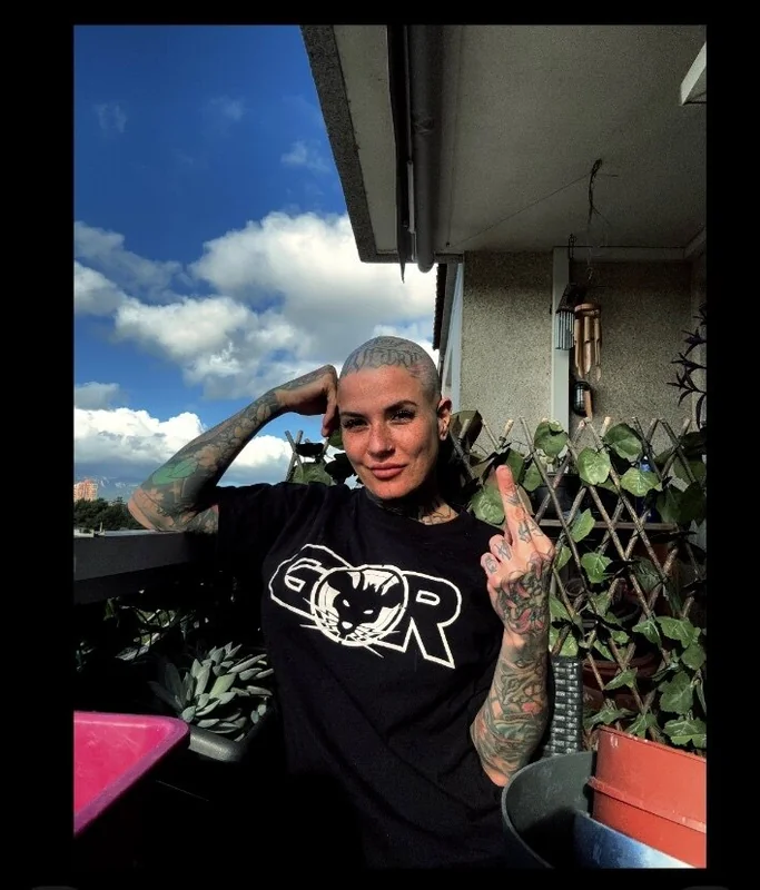 Aura OnlyFans creator with artistic content
