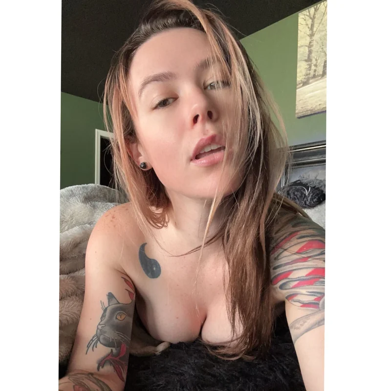Autumn OnlyFans Model Autumn OnlyFans confident flirty model
