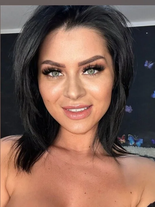 Ava Love OnlyFans Creator Ava Love OnlyFans hot brunette creator