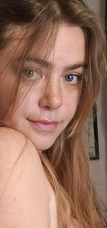 AwesomeKate OnlyFans creator with explicit content