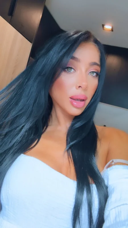 Desiree RATED #1 BRUNETTE ON ONLYFANS! - OnlyFans Creator Profile Picture