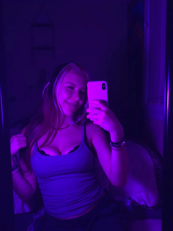 Babykannabis OnlyFans stoner girl content
