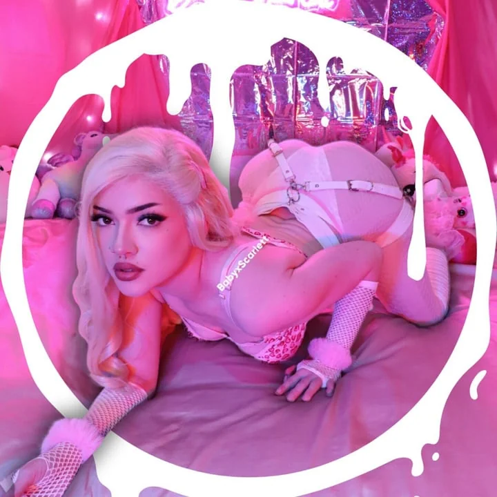 Sticky Scarlett 🤍 OnlyFans bubble booty cutie