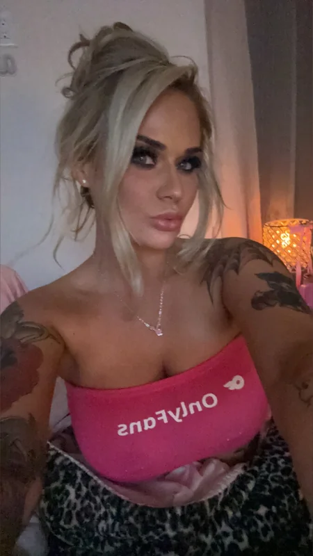 barbiebrookeecc OnlyFans solo content creator
