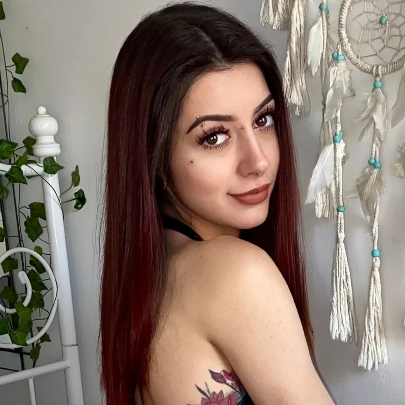 Eva Bloom OnlyFans Profile Eva Bloom OnlyFans creator with a captivating body