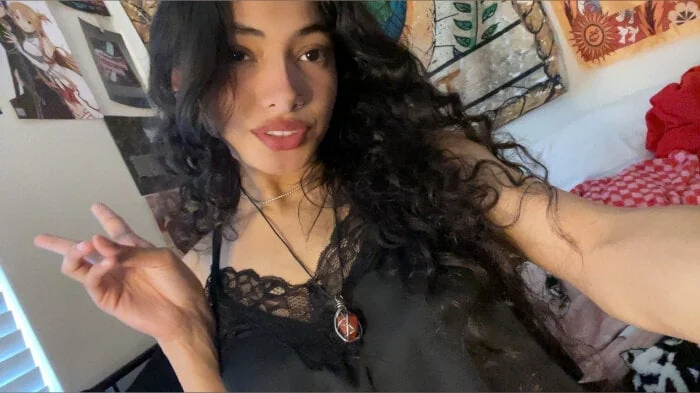 Bbnicol3 OnlyFans petite creator